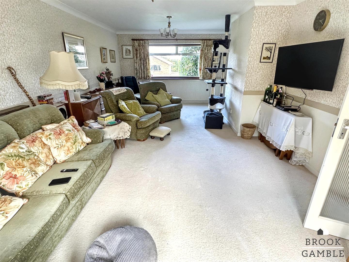 3 Bedroom House. Old Mansion Close in Eastbourne, East Sussex 5